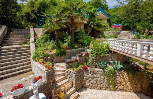 Bregi Apartment | Holiday apartment with panoramic sea views