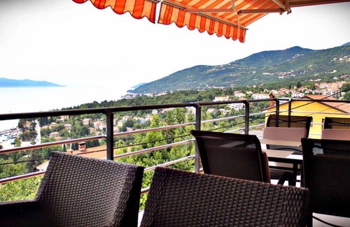 Icici Apartment | Holiday apartment with balcony and sea view