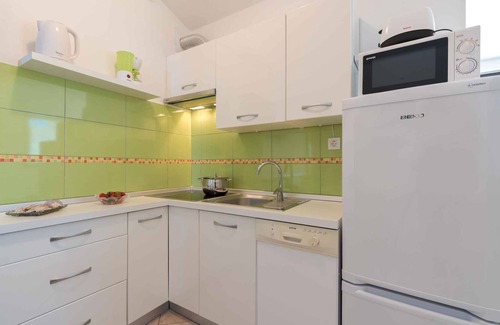 Ravni Apartment | Holiday apartment with 3 terraces and sea view