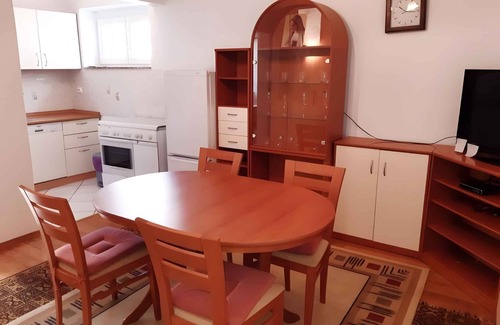 Veljun Primorski Apartment | Holiday apartment with air conditioning