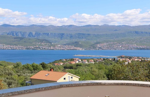 Polje Apartment | Holiday apartment with balcony and air conditioning