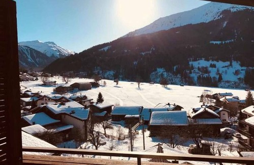 Klosters Dorf Condo | Holiday apartment with heating
