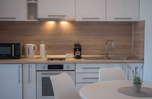 Kaldanija Apartment | Holiday apartment with communal pool and air conditioning
