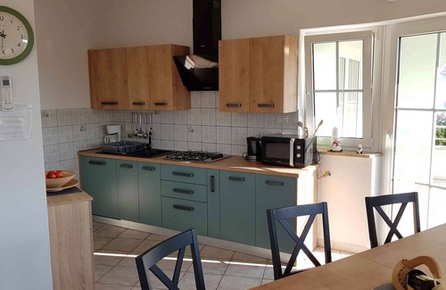 Gregovica Apartment | Holiday apartment with communal pool and air conditioning