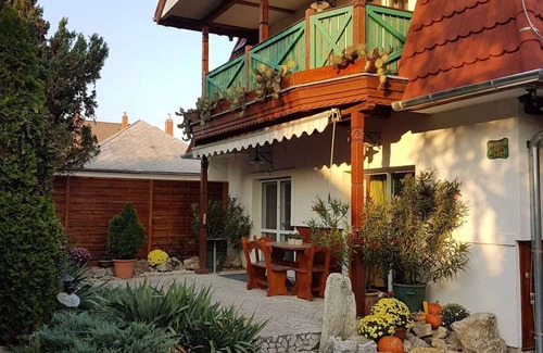 Heviz Apartment | Holiday apartment with fireplace and dishwasher