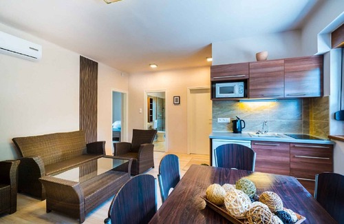 Siofok Aranypart Apartment | Holiday apartment with garden, just 100 meters from the beach