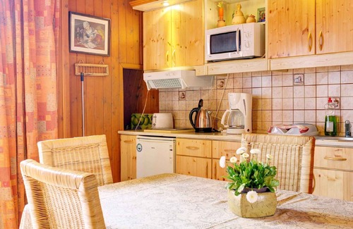 Heviz Apartment | Holiday apartment with garden and playground