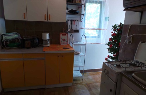 Jablanac Apartment | Holiday apartment with satellite TV, 200 m from shingle beach
