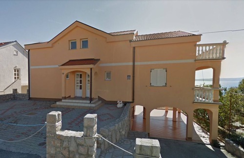 Karlobag Apartment | Holiday apartment with garden and pool