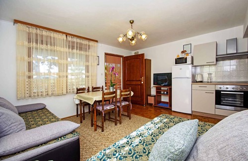 Nin Apartment | Holiday apartment with terrace and air conditioning