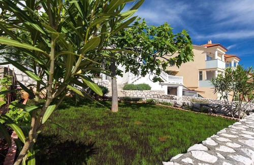 Salatic Apartment | Holiday apartment with air conditioning