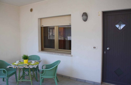Lignano Sabbiadoro Apartment | Holiday apartment with terrace and air conditioning on the ground floor