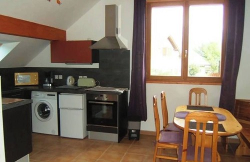 Les Sagnieres Apartment | Holiday Apartment with Lake and Mountain View