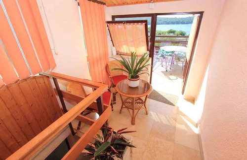 Pomer Apartment | Holiday apartment with sea view