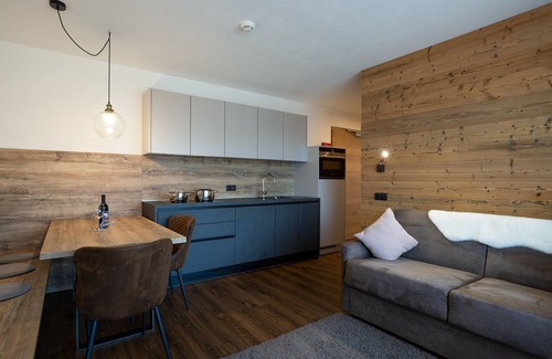 Terento Apartment | Holiday Apartment "Wohnung 5" with Sauna, Terrace & Mountain View