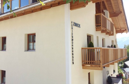 Burgusio Apartment | Holiday Apartment "Zwick Valarga" with Mountain View, Balcony and Shared Garden