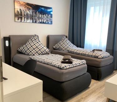 Katernberg Apartment | Holiday Apartments - Free Parking - WiFi - Kitchen