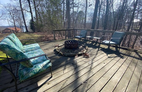 Counce House | Holiday at Pickwick lake minutes away from both marinas! Kid friendly.