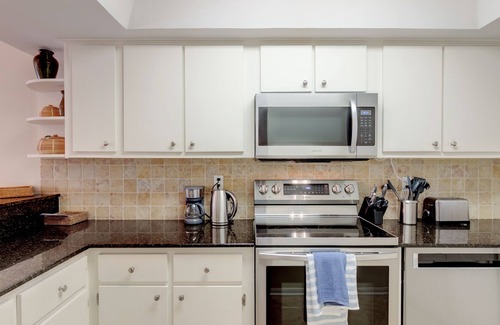 Central Beach Condo | Holiday at the Beach in Quiet Upscale Vero Beach