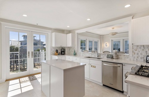 Gulf District Condo | Holiday Availability! Beachside #19 - Beachfront - Steps from Beach Club! Balcony Views! 3 Bikes!
