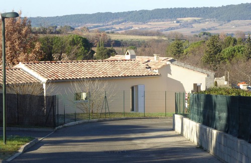 Mirabel-aux-Baronnies Villa | Holiday bungalow with private swimming pool in authentic village.