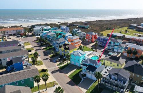 Sand Point House | Holiday Beach House by AvantStay Pool Beach