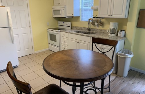 Rockport House | Holiday Beach - Quiet Country House, Oaks, WiFi