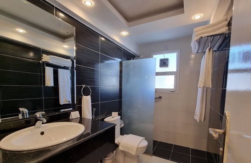 Al Kubus Hotel | Holiday Beach Resort