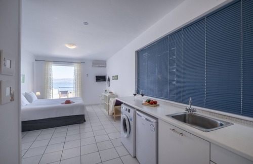 Kiveri Apartment | Holiday beach Studio, Unique sea view balcony, near Nafplio, Mycenae, Epidaurus