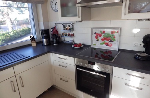 Heringsdorf Apartment | Holiday beachcomber, 50 m beach, beach chair, free Wi-Fi, 2 south-west-facing balconies