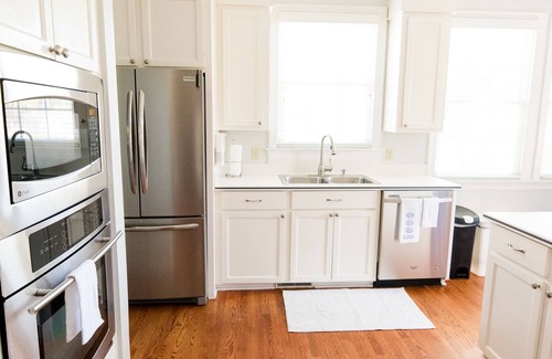 Sullivan's Island House | Holiday Booking Deals! Sleeps13 5Bd 4Bth Walk to beach!