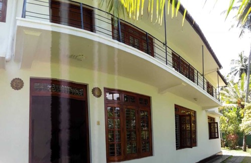 Kandy House | Holiday Bungalow with Garden space