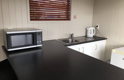 New Plymouth Cottage | Holiday Cabin with Wi-Fi