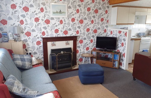 Great Yarmouth Ski Chalet | Holiday Chalet In Hemsby on Sundowner Holiday Park - No Pets