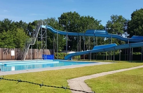 Meerlo House | Holiday container / chalet on a great campsite (up to 6 people)