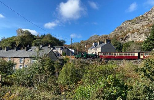 Tanygrisiau House | Holiday Cottage Barlwyd TANYGRISIAU SNOWDONIA WALES