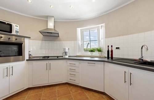 Melnica House | Holiday cottage Istranka * large garden, private pool, BBQ, WiFi