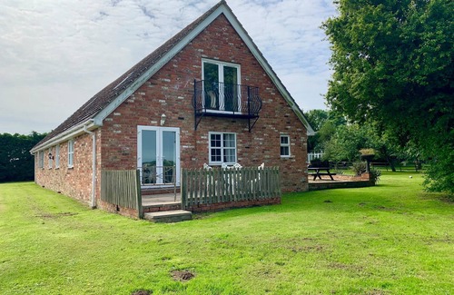 Louth Cottage | Holiday Cottage with pool, sleeps 6