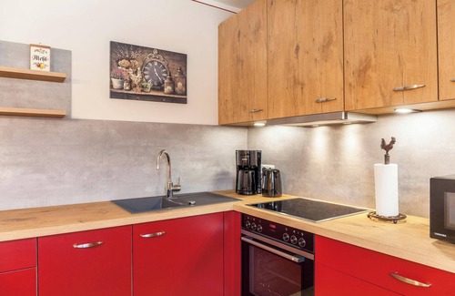 Sonnenbichl Apartment | Holiday Apartment Waldruhe with Balcony, Mountain View & Wi-Fi