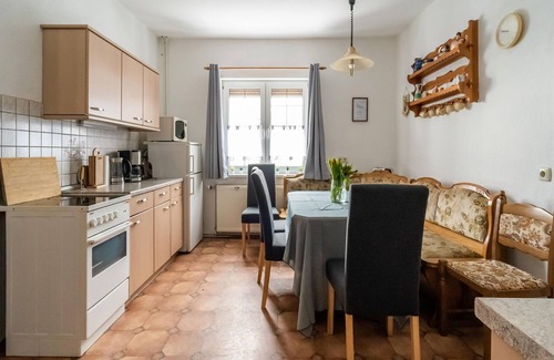 Neustadt am Rennsteig House | Holiday home with terrace and garden