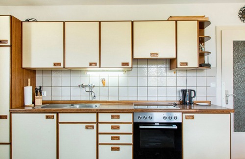Vilshofen Apartment | Holiday Apartment 'Mitterfelder Donaublick' with Private Terrace, Private Garden and Wi-Fi
