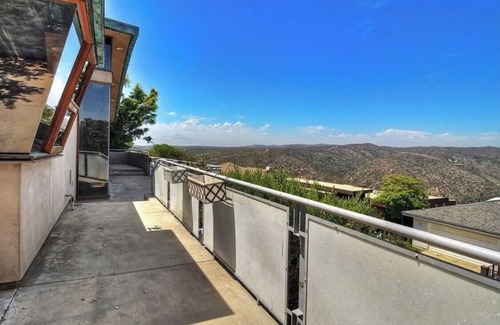 Mystic Hills House | Holiday Discount.Great Architectural Design with views 3-bedroom Laguna Beach
