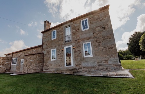 Cabana de Bergantinos House | Holiday home Lar de Dombate, ideal for families and very close to beaches.