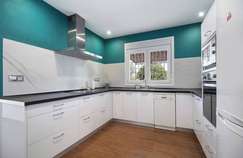 Chiclana de la Frontera House | Holiday Home La Alberca with Pool, Garden & Wi-Fi