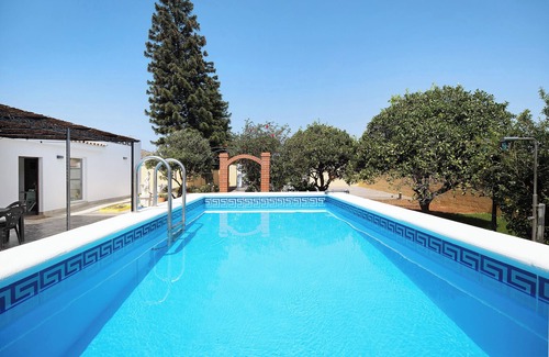 Chiclana de la Frontera House | Holiday Home La Alberca with Pool, Garden & Wi-Fi
