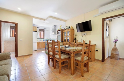 Chiclana de la Frontera House | Holiday Home Casa Rural El Campo with Pool, Garden and Wi-Fi