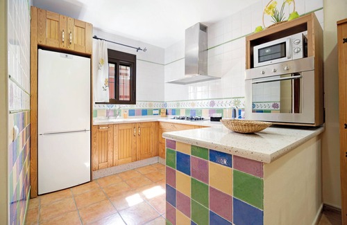 Chiclana de la Frontera House | Holiday Home Casa Rural El Campo with Pool, Garden and Wi-Fi
