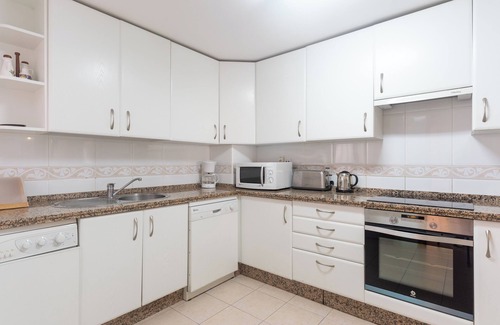Guadalmina Apartment | Holiday Apartment Guadalmina Alta with Mountain View, Shared Pool & Wi-Fi