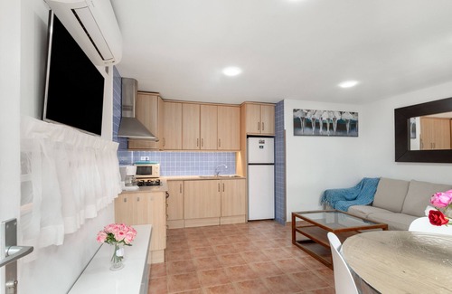 Sant Vicenc de Montalt House | Holiday Home 'Lovely Little House with Garden' with Private Pool, Wi-Fi and Air Conditioning