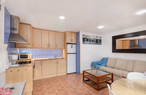 Sant Vicenc de Montalt House | Holiday Home 'Lovely Little House with Garden' with Private Pool, Wi-Fi and Air Conditioning